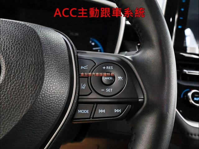 市面稀有✓油電旗艦版✓一手只跑4.2萬✓原廠保養✓全車原鈑件✓電動椅✓環景✓LV2✓17吋鋁圈✓可全貸✓不用殺價就很便宜  第12張相片