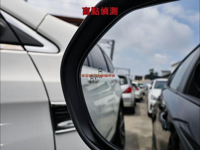 尊爵版✓一手只跑3.1萬✓全車原鈑件✓原廠保固中✓LV2✓盲點✓車載系統✓原廠保養✓iKEY✓恆溫✓九安✓可全貸✓  第11張相片