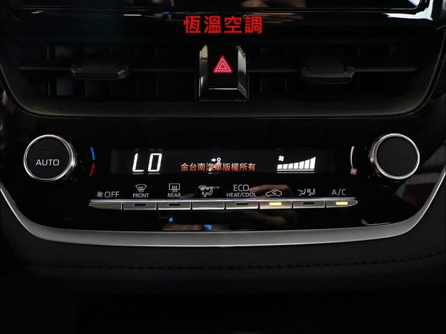 尊爵版✓一手只跑3.1萬✓全車原鈑件✓原廠保固中✓LV2✓盲點✓車載系統✓原廠保養✓iKEY✓恆溫✓九安✓可全貸✓  第17張相片