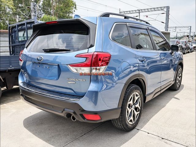 20年式✓EyeSight✓只跑6.8萬✓原板件✓4WD✓雙電動椅✓ACC✓AEB✓車道偏離✓NAVI✓倒車顯影✓  第3張相片
