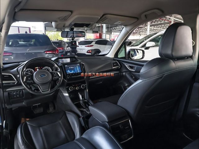 20年式✓EyeSight✓只跑6.8萬✓原板件✓4WD✓雙電動椅✓ACC✓AEB✓車道偏離✓NAVI✓倒車顯影✓  第10張相片