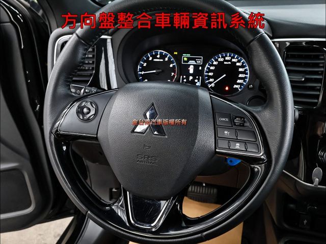 安全型✓22年式12月出廠領牌✓一手只跑6萬✓全車原鈑件✓ACC✓AEB✓車道偏離✓倒車顯影✓NAVI✓可全貸✓  第13張相片