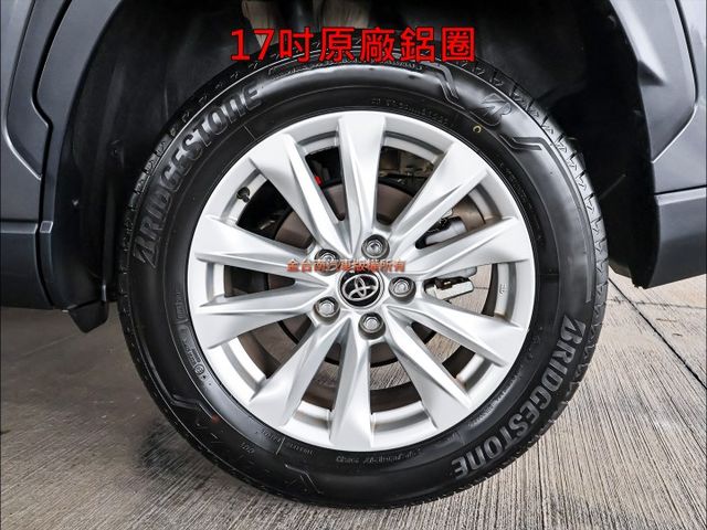 汽油尊爵版✓一手只跑1.5萬✓全車原鈑件✓數位儀錶板✓LED頭燈✓LV2✓環景✓盲點✓安卓影音✓可全貸✓不用殺價就很便宜  第9張相片