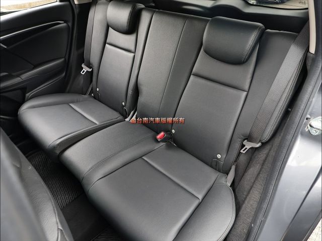 S版✓全車原鈑件✓里程保證✓加裝前霧燈✓iKEY✓定速✓恆溫✓倒車顯影✓換檔快撥✓可全貸✓不用殺價就很便宜✓  第10張相片