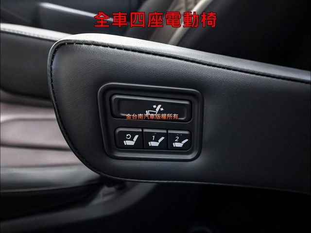 2.0渦輪旗艦版✓3月領牌✓只跑兩千✓原廠保養✓原鈑件✓236hp✓全景天窗✓四電動椅✓LV2✓電動尾門✓可全貸✓  第11張相片