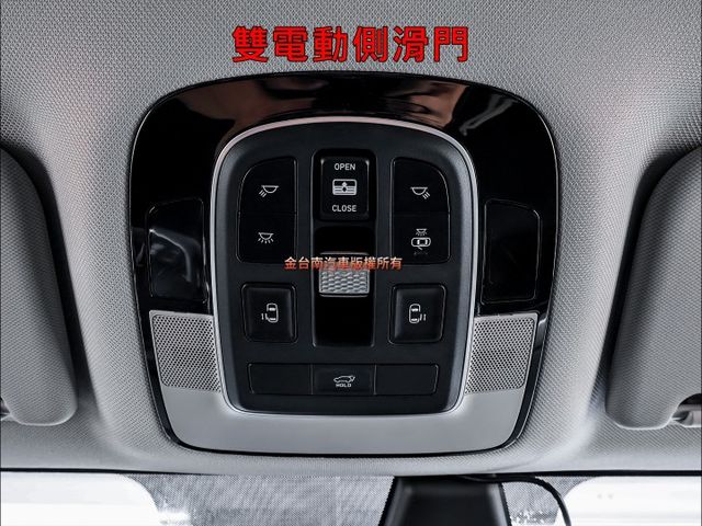 2.0渦輪旗艦版✓3月領牌✓只跑兩千✓原廠保養✓原鈑件✓236hp✓全景天窗✓四電動椅✓LV2✓電動尾門✓可全貸✓  第13張相片