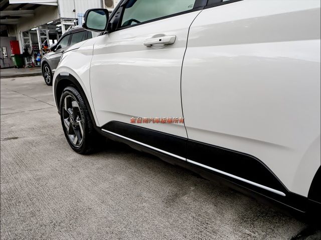 GLB✓只跑3.5萬✓AEB✓車道偏離✓原廠保養✓定速✓iKEY✓衛星導航✓恆溫✓六安✓里程保證✓可全貸!  第7張相片