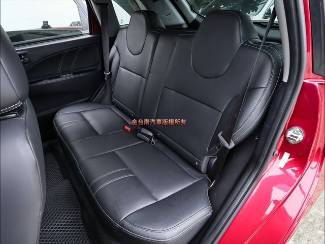一手只跑1.7萬✓全車原鈑件✓原廠保養✓恆溫空調✓雙安✓可全貸✓不用殺價就很便宜✓  第12張相片