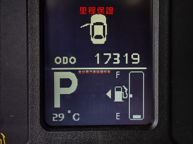 一手只跑1.7萬✓全車原鈑件✓原廠保養✓恆溫空調✓雙安✓可全貸✓不用殺價就很便宜✓  第15張相片