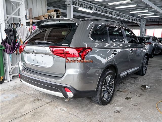S-AWC版✓4WD✓一手車✓車況優✓電動座椅✓車載系統✓原廠保養✓ACC✓AEB✓盲點✓車道偏離✓iKEY✓可全貸✓  第3張相片