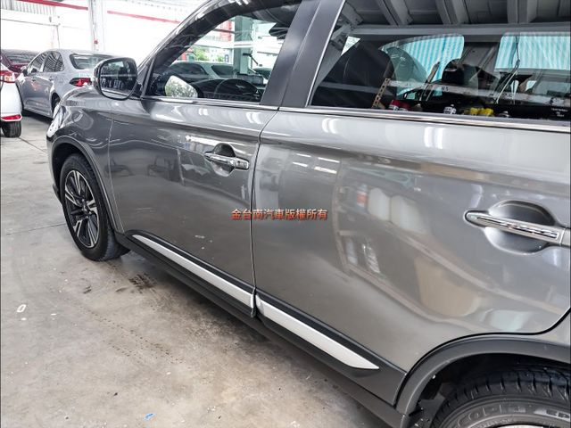 S-AWC版✓4WD✓一手車✓車況優✓電動座椅✓車載系統✓原廠保養✓ACC✓AEB✓盲點✓車道偏離✓iKEY✓可全貸✓  第7張相片