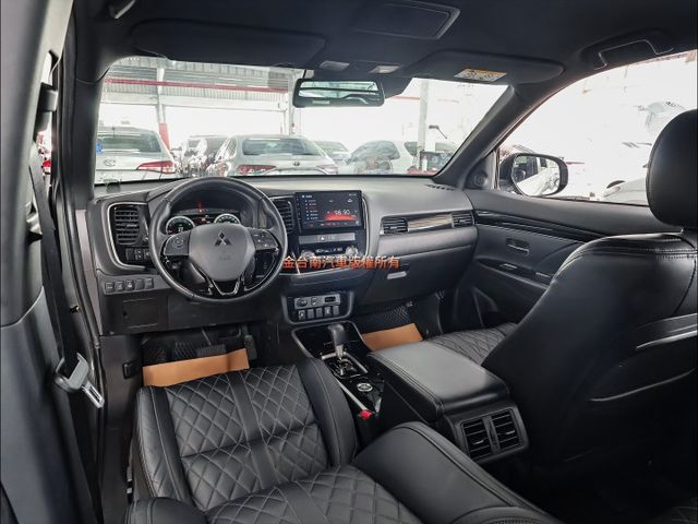 S-AWC版✓4WD✓一手車✓車況優✓電動座椅✓車載系統✓原廠保養✓ACC✓AEB✓盲點✓車道偏離✓iKEY✓可全貸✓  第11張相片