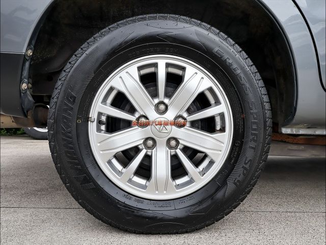 精緻版✓車況優✓雙色內裝✓定速✓中冷✓TCS✓ABS✓雙安✓少跑✓里程保證✓附全額發票✓可全貸✓不用殺價就很便宜✓  第9張相片