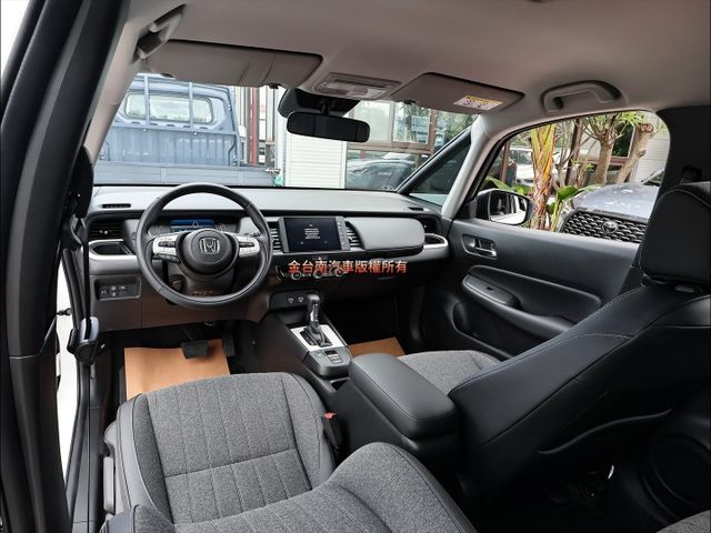 油電版✓只跑9千✓全車原鈑件✓LV2安全輔助✓盲點✓車載系統✓iKEY✓恆溫✓九安✓可全貸✓不用殺價就很便宜✓  第11張相片