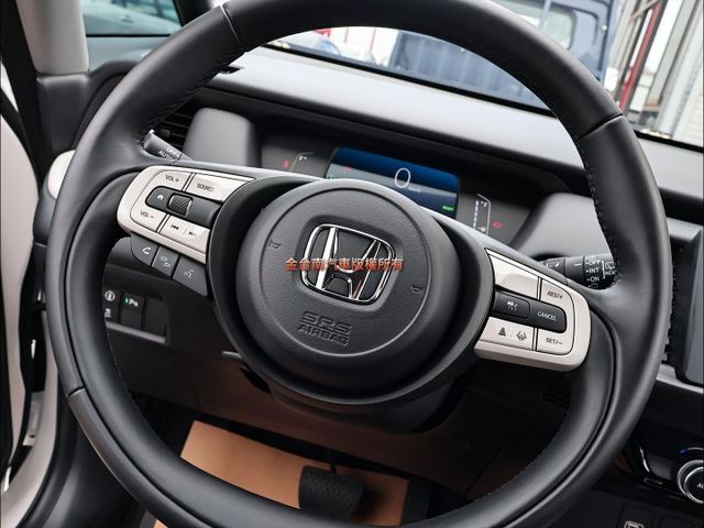 油電版✓只跑9千✓全車原鈑件✓LV2安全輔助✓盲點✓車載系統✓iKEY✓恆溫✓九安✓可全貸✓不用殺價就很便宜✓  第13張相片