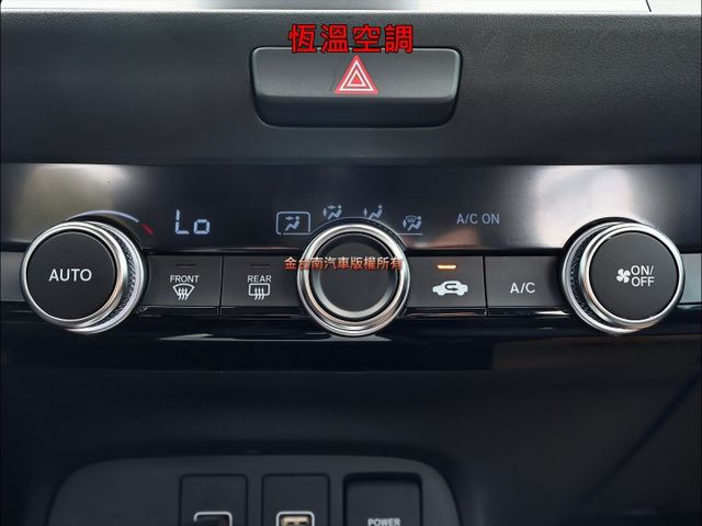 油電版✓只跑9千✓全車原鈑件✓LV2安全輔助✓盲點✓車載系統✓iKEY✓恆溫✓九安✓可全貸✓不用殺價就很便宜✓  第18張相片