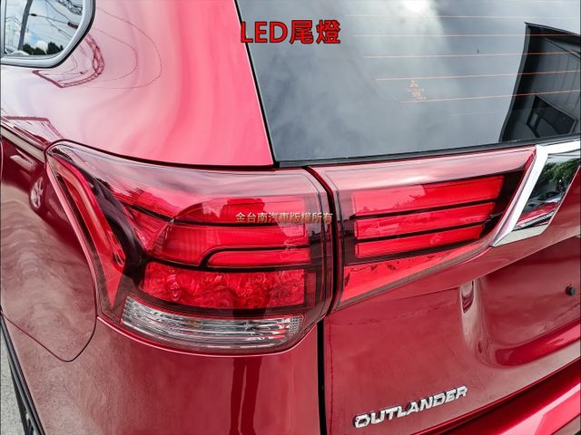 22年式✓安全型✓少跑里程保證✓全車原鈑件✓ACC✓AEB✓NAVI✓倒車顯影✓定速✓恆溫✓可全貸✓不用殺價就很便宜✓  第7張相片