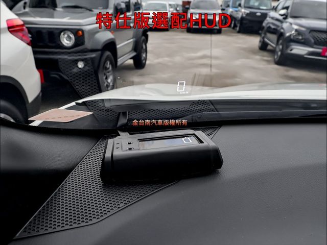 稀有里程✓豪華+特仕影音✓一手✓只跑1萬✓原鈑件✓環景✓HUD✓原廠保養✓定速✓iKEY✓雙前電熱椅✓衛星導航!  第10張相片