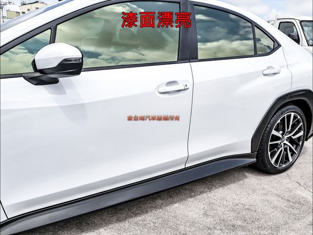 25年領牌✓一手車✓只跑2.3萬✓4WD✓275匹馬力✓天窗✓記憶椅✓LV2✓原廠影音✓車載系統✓可全貸✓  第7張相片