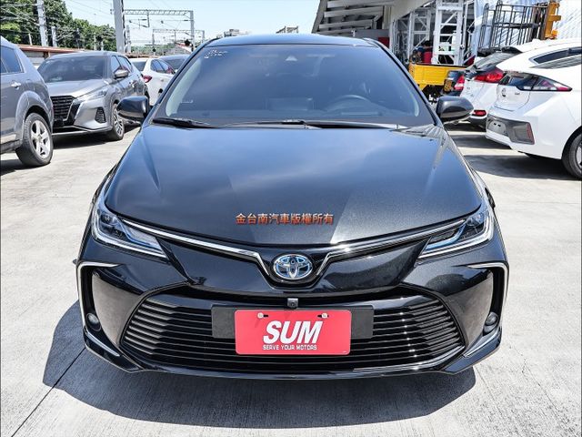 油電旗艦版✓一手只跑5.6萬✓全車原板件✓電動椅✓環景✓LV2安全輔助✓盲點✓AEB✓抬頭顯示器✓可全貸✓  第5張相片