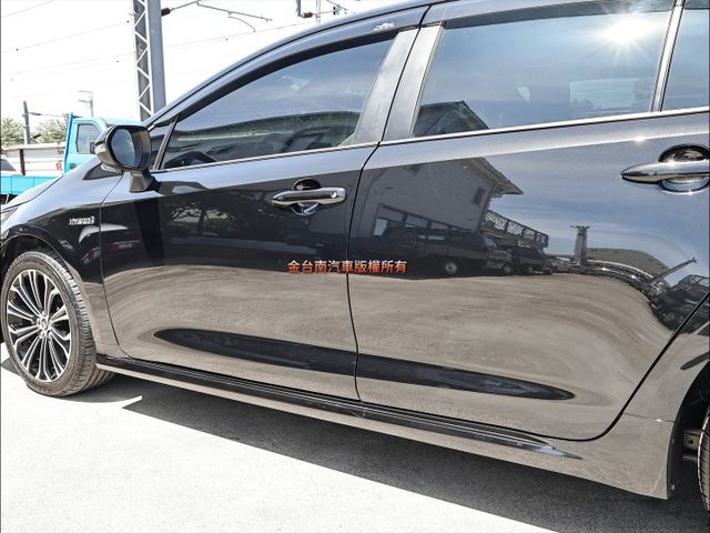 油電旗艦版✓一手只跑5.6萬✓全車原板件✓電動椅✓環景✓LV2安全輔助✓盲點✓AEB✓抬頭顯示器✓可全貸✓  第7張相片