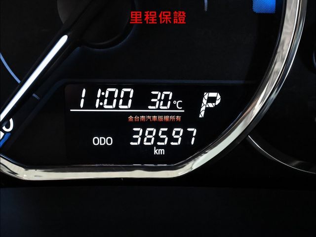 經典版✓一手只跑3.8萬✓全車原鈑件✓原廠保養✓循跡防滑✓ABS✓雙安✓可全貸✓不用殺價就很便宜✓代步通勤好選擇✓  第14張相片