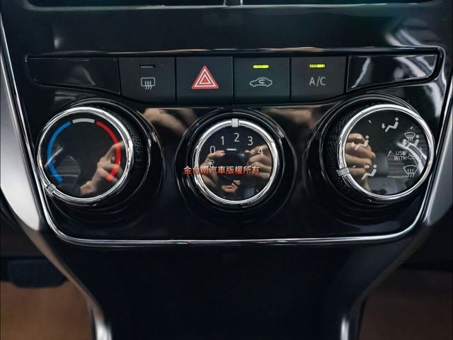 經典版✓一手只跑3.8萬✓全車原鈑件✓原廠保養✓循跡防滑✓ABS✓雙安✓可全貸✓不用殺價就很便宜✓代步通勤好選擇✓  第15張相片