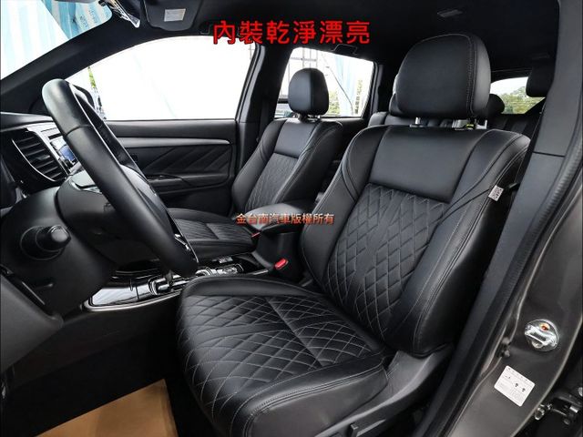 21年式✓旗艦版✓一手只跑2.4萬✓4WD✓原鈑件✓電動座椅✓ACC✓AEB✓盲點✓車道偏離✓分區恆溫✓iKEY✓可全貸  第8張相片