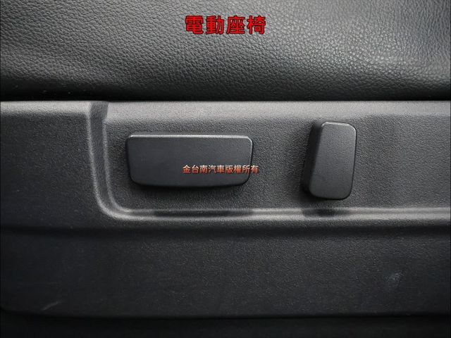 21年式✓旗艦版✓一手只跑2.4萬✓4WD✓原鈑件✓電動座椅✓ACC✓AEB✓盲點✓車道偏離✓分區恆溫✓iKEY✓可全貸  第12張相片