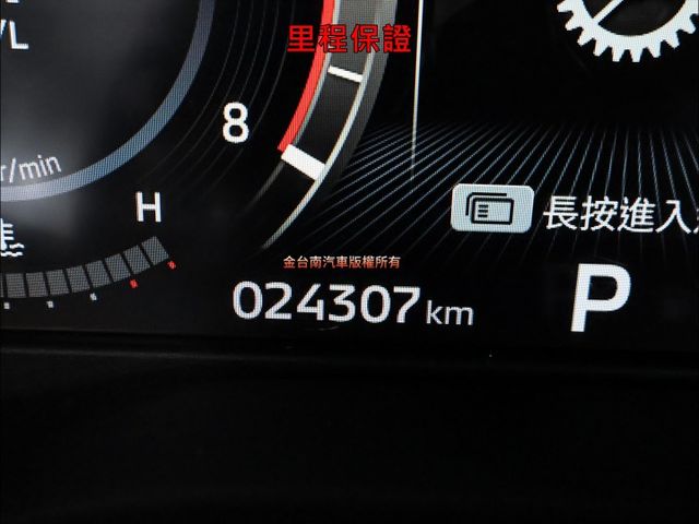 21年式✓旗艦版✓一手只跑2.4萬✓4WD✓原鈑件✓電動座椅✓ACC✓AEB✓盲點✓車道偏離✓分區恆溫✓iKEY✓可全貸  第16張相片