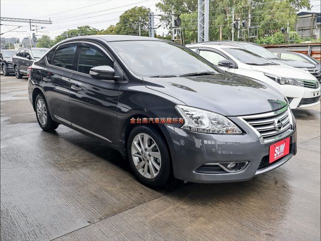 豪華版✓一手車✓原鈑件✓原廠保養✓定速✓影音系統✓倒車顯影✓抬頭顯示器✓分區恆溫✓iKEY✓可全貸✓  第4張相片