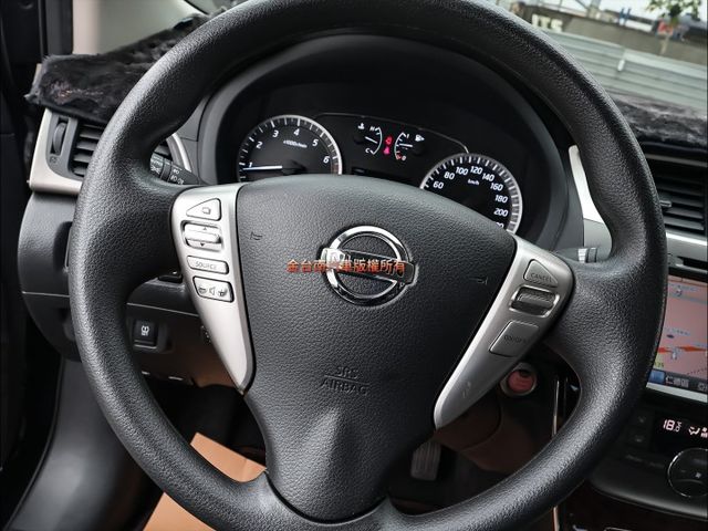 豪華版✓一手車✓原鈑件✓原廠保養✓定速✓影音系統✓倒車顯影✓抬頭顯示器✓分區恆溫✓iKEY✓可全貸✓  第11張相片