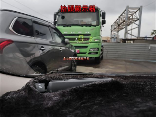 豪華版✓一手車✓原鈑件✓原廠保養✓定速✓影音系統✓倒車顯影✓抬頭顯示器✓分區恆溫✓iKEY✓可全貸✓  第13張相片