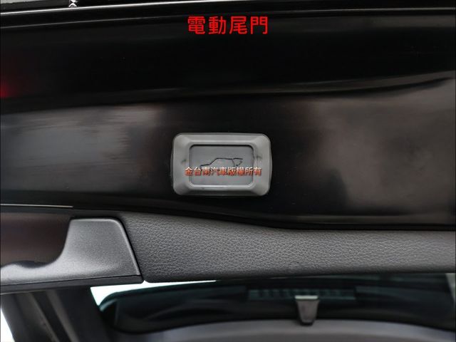 旗艦影音特仕版✓一手只跑8千✓原鈑件✓記憶椅✓電動尾門✓環景✓LV2✓盲點✓車載系統✓原廠保固中✓原廠保養✓雙通風椅✓  第19張相片