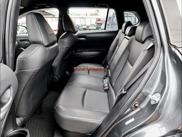 尊爵版✓一手車✓原鈑件✓環景✓盲點✓LED頭尾燈✓衛星導航✓iKEY✓ACC✓AEB✓車道維持✓可全貸!  第9張相片