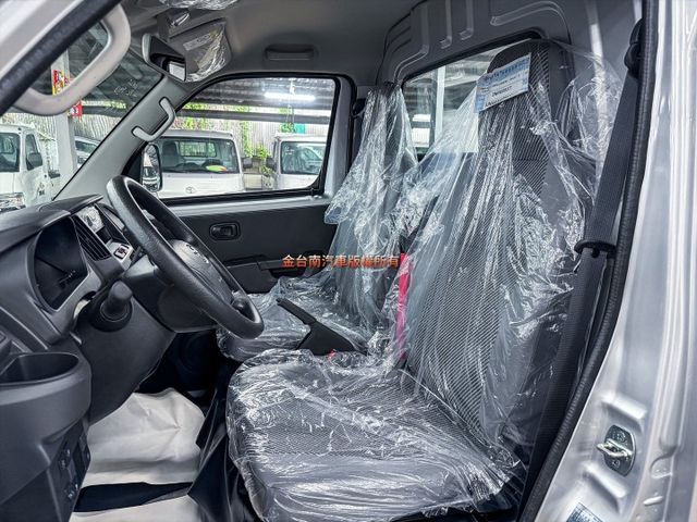 不二價✓全新領牌車✓框式✓自排✓雙安✓循跡防滑✓ABS✓LED頭燈✓附全額發票✓可全貸✓  第8張相片