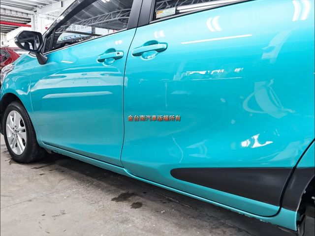 豪華版✓一手只跑4.9萬✓全車原板件✓AEB✓車道偏離✓倒車顯影✓恆溫✓iKEY✓可全貸✓不用殺價就很便宜✓  第8張相片