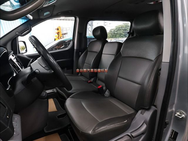 附全額發票✓柴油九人座✓車況優✓原廠保養✓ABS✓音響主機✓倒車雷達✓里程保證✓可全貸✓不用殺價就很便宜✓  第11張相片