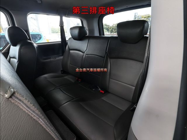 附全額發票✓柴油九人座✓車況優✓原廠保養✓ABS✓音響主機✓倒車雷達✓里程保證✓可全貸✓不用殺價就很便宜✓  第13張相片