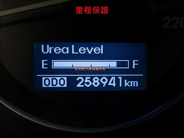 附全額發票✓柴油九人座✓車況優✓原廠保養✓ABS✓音響主機✓倒車雷達✓里程保證✓可全貸✓不用殺價就很便宜✓  第16張相片