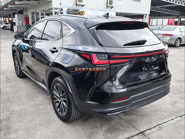 200豪華版✓一手車✓原鈑件✓電動尾門✓環景✓雙電動椅✓LV2✓盲點✓雙電熱椅✓車載系統✓HUD✓分區恆溫✓里程保證✓  第2張相片