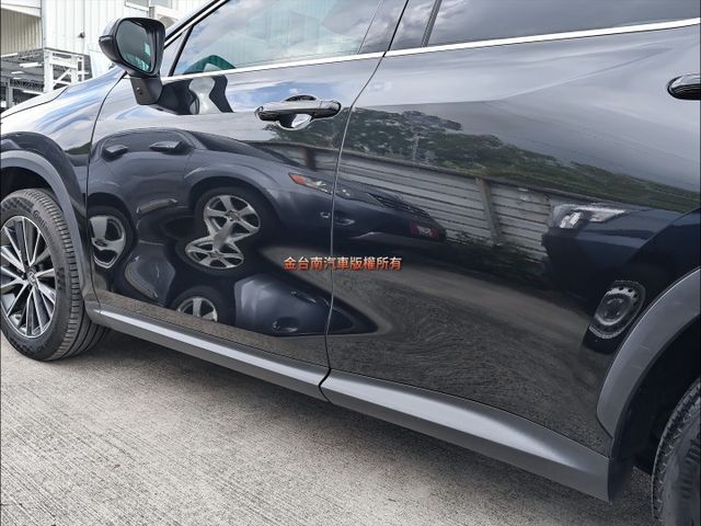 200豪華版✓一手車✓原鈑件✓電動尾門✓環景✓雙電動椅✓LV2✓盲點✓雙電熱椅✓車載系統✓HUD✓分區恆溫✓里程保證✓  第6張相片