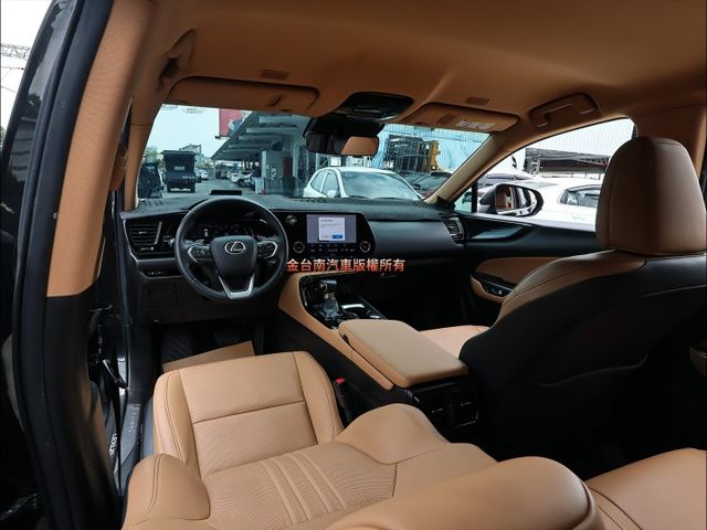 200豪華版✓一手車✓原鈑件✓電動尾門✓環景✓雙電動椅✓LV2✓盲點✓雙電熱椅✓車載系統✓HUD✓分區恆溫✓里程保證✓  第10張相片