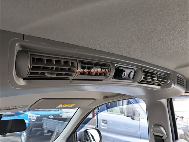 精緻型✓一手只跑2.5萬✓全車原板件✓中冷✓TCS✓定速✓鋁圈✓雙安✓附全額發票✓可全貸✓不用殺價就很便宜✓  第11張相片