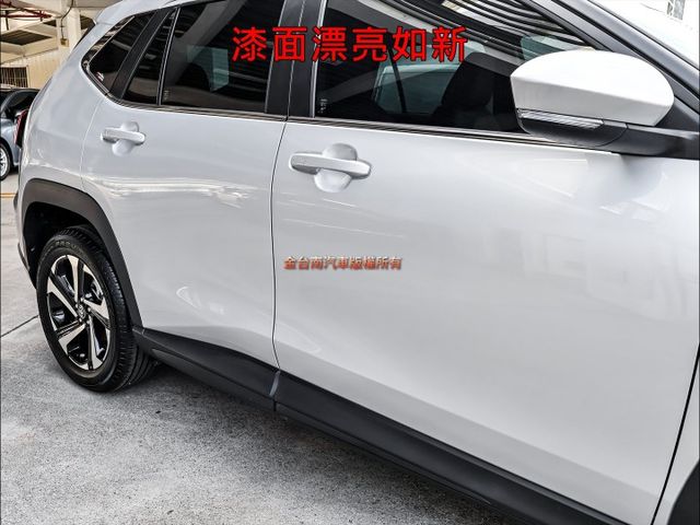 酷動版✓10月領牌✓一手只跑1千✓原廠保養✓全車原鈑件✓iKEY✓車載系統✓LV2✓全車八安✓可全貸✓不用殺價就很便宜✓  第6張相片
