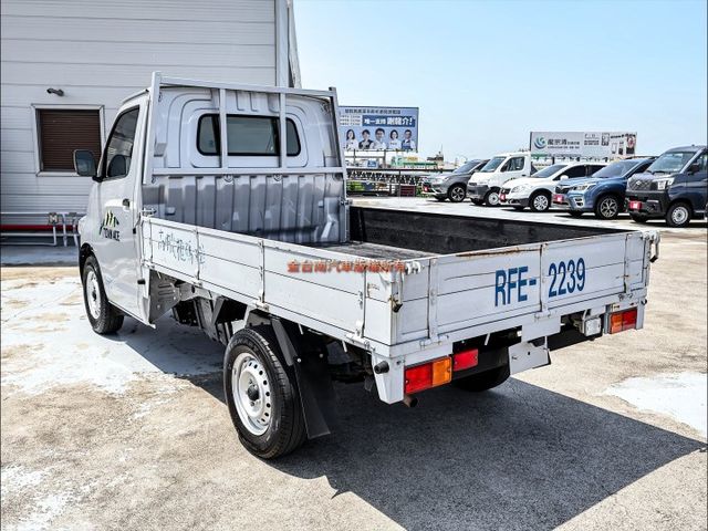 自排框式✓一手只跑2.3萬✓全車原鈑件✓ABS✓TCS✓雙安✓附全額發票✓可全貸✓事業打拼好幫手✓  第2張相片