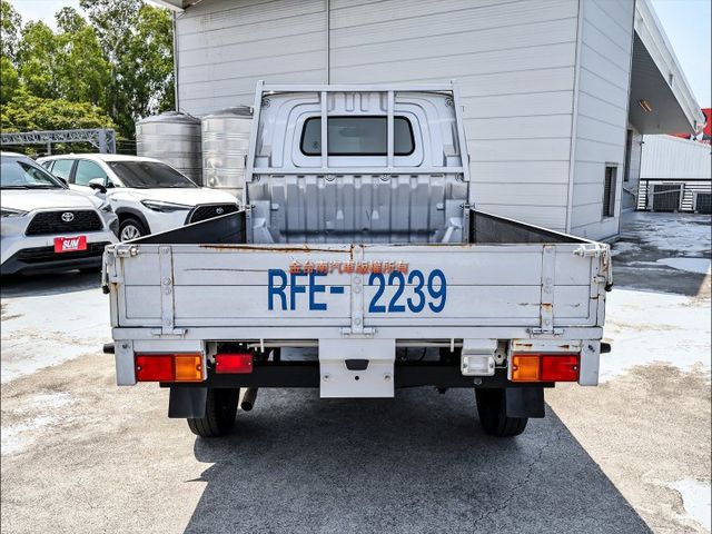 自排框式✓一手只跑2.3萬✓全車原鈑件✓ABS✓TCS✓雙安✓附全額發票✓可全貸✓事業打拼好幫手✓  第3張相片