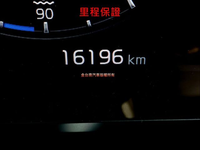 10月領原廠保固中✓七人座最高頂級✓只跑1.6萬✓原鈑件✓全景天窗✓四座冷熱通風電動椅✓LV2✓BOSE✓雙側滑門✓  第15張相片