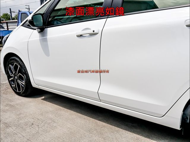使用不到半年✓油電✓一手車✓只跑8千✓原鈑件✓LV2✓盲點✓車載系統✓恆溫✓iKEY✓LED頭尾燈✓根本是新車✓  第8張相片