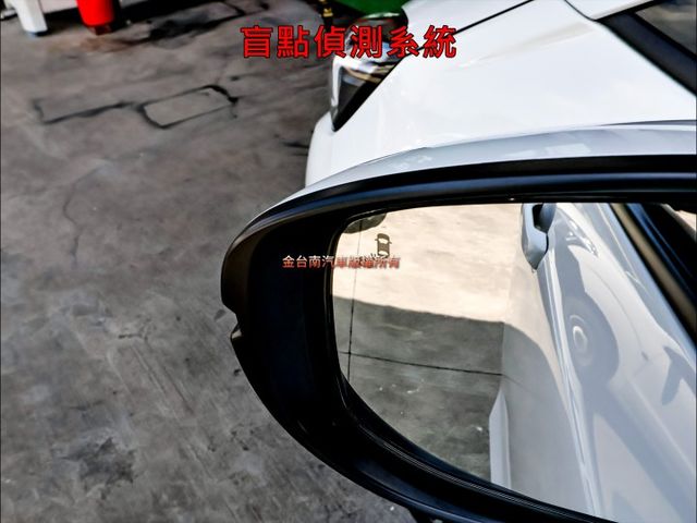 使用不到半年✓油電✓一手車✓只跑8千✓原鈑件✓LV2✓盲點✓車載系統✓恆溫✓iKEY✓LED頭尾燈✓根本是新車✓  第11張相片
